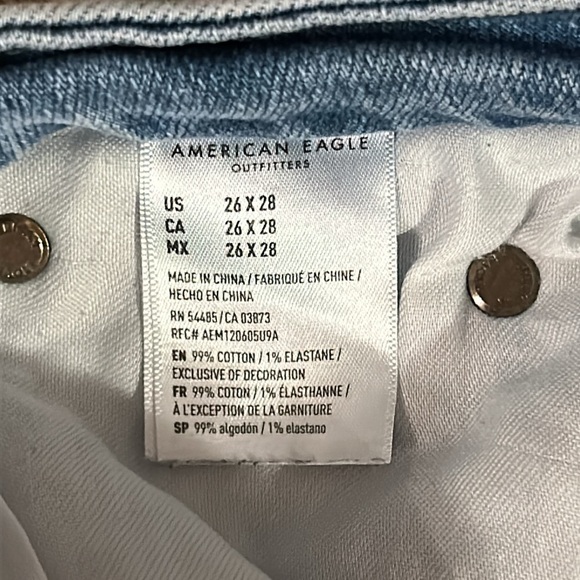 American Eagle Ripped Light Wash Jeans, size 26x28 - Picture 4 of 6
